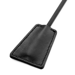 Corte de penas pretas e pá com arco vermelho de 36cm